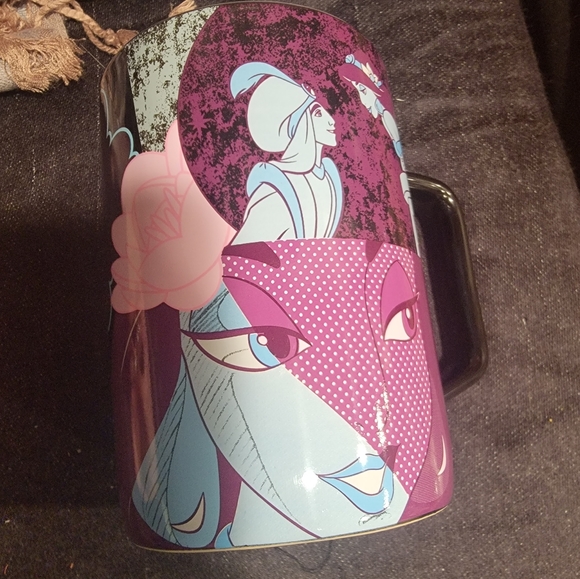 Disney Aladdin Color-Changing Mug with Aladdin/Jasmin 14oz & Pin! - Picture 3 of 12